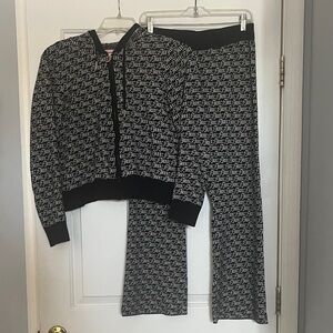 Juicy Couture Monochrome Logo Set